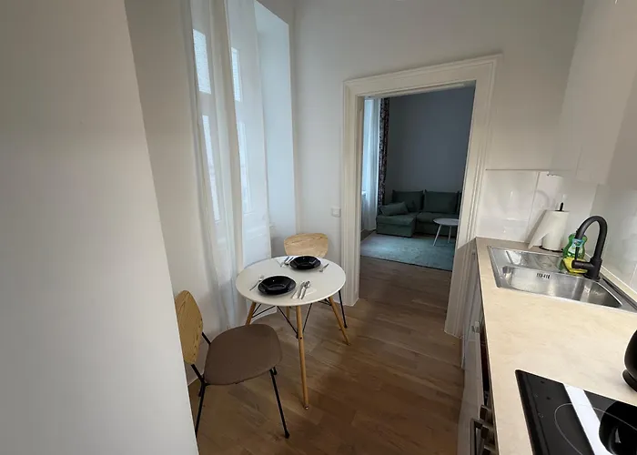 Cosy Modern Living In Penzing Apartman