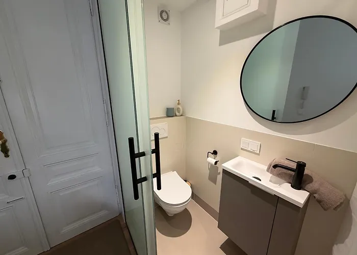 Cosy Modern Living In Penzing Apartman